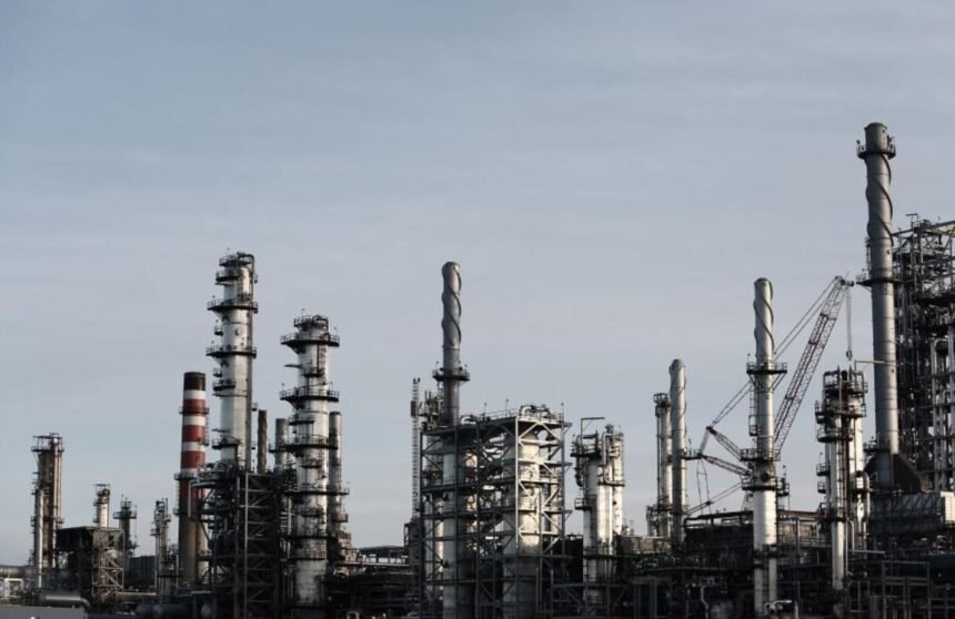 Egypt, Algeria ink oil agreements to boost energy security